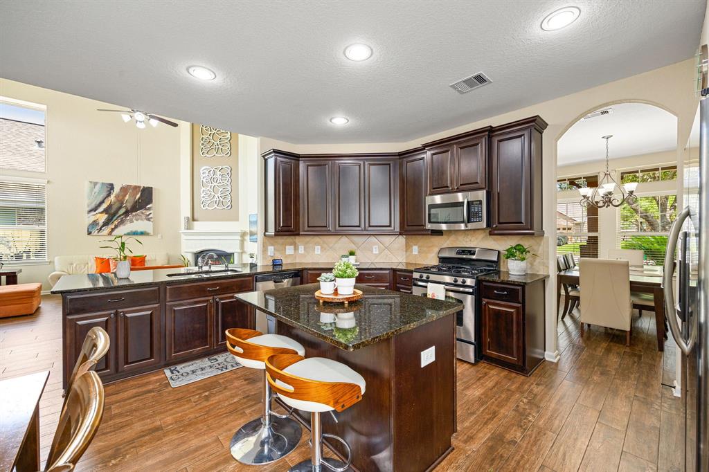 6110 Nicholas Lane, Katy, Texas image 12
