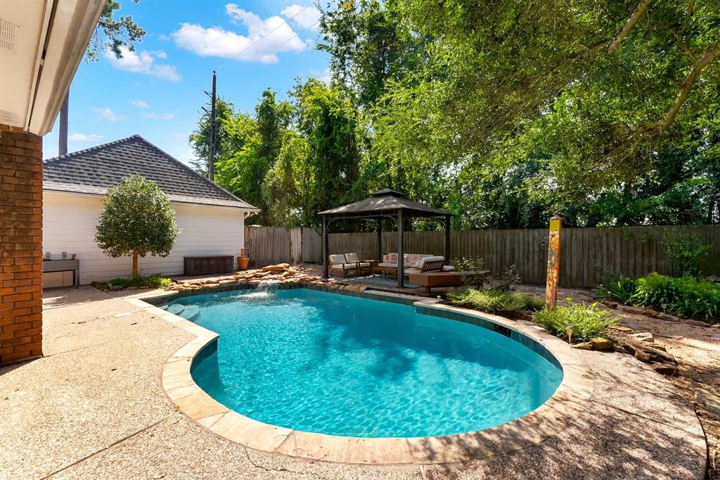 6107 Sandypine Drive