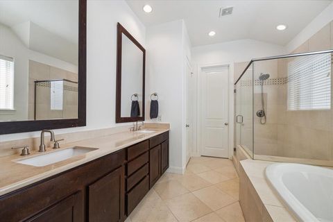 Townhouse in Houston TX 9435 London Bridge Station 13.jpg