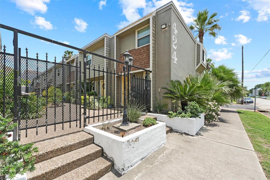 424 15th Street #105, Galveston, Texas image 1
