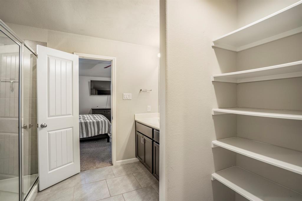 719 Autumn Flats Way, Rosharon, Texas image 27