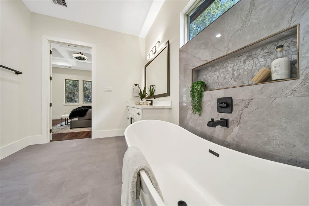 1709 Madera Oaks Court, Conroe, Texas image 20