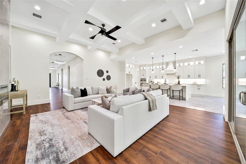 1709 Madera Oaks Court, Conroe, Texas image 5