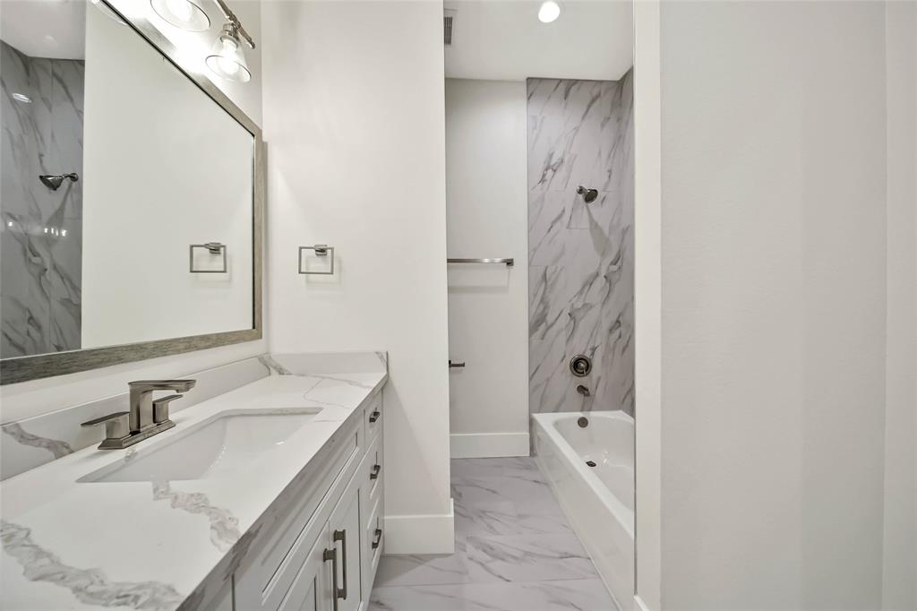 1709 Madera Oaks Court, Conroe, Texas image 33