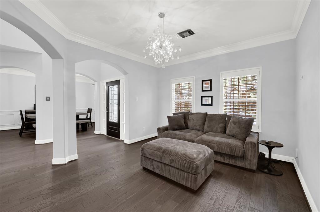 87 E Green Gables Circle, The Woodlands, Texas image 13