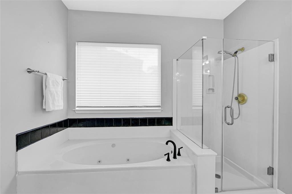 87 E Green Gables Circle, The Woodlands, Texas image 16