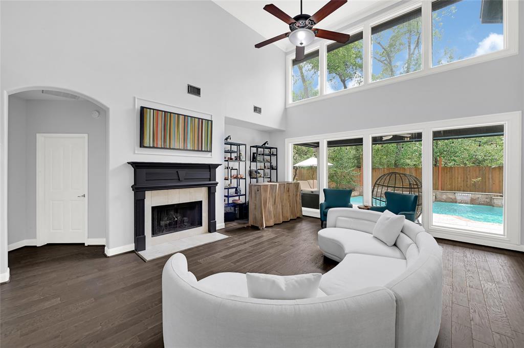 87 E Green Gables Circle, The Woodlands, Texas image 4