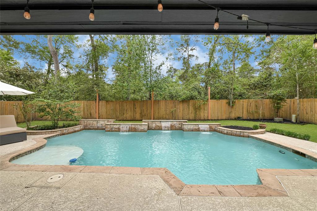 87 E Green Gables Circle, The Woodlands, Texas image 33