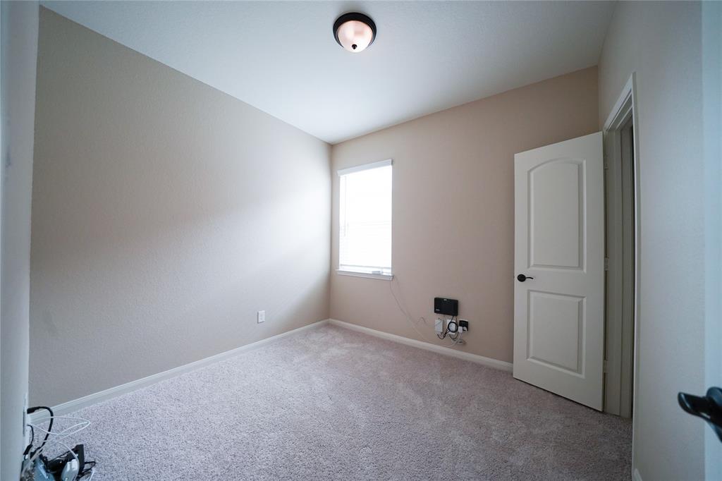 7647 Glaber Leaf Road, Conroe, Texas image 4