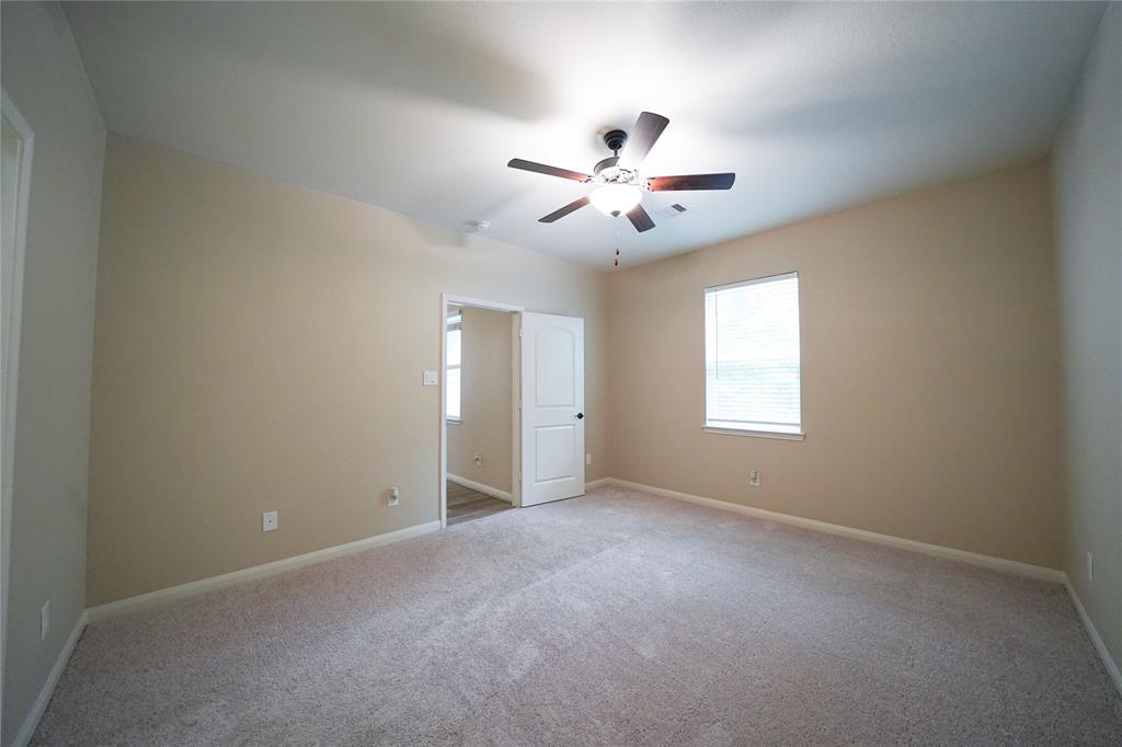 7647 Glaber Leaf Road, Conroe, Texas image 10
