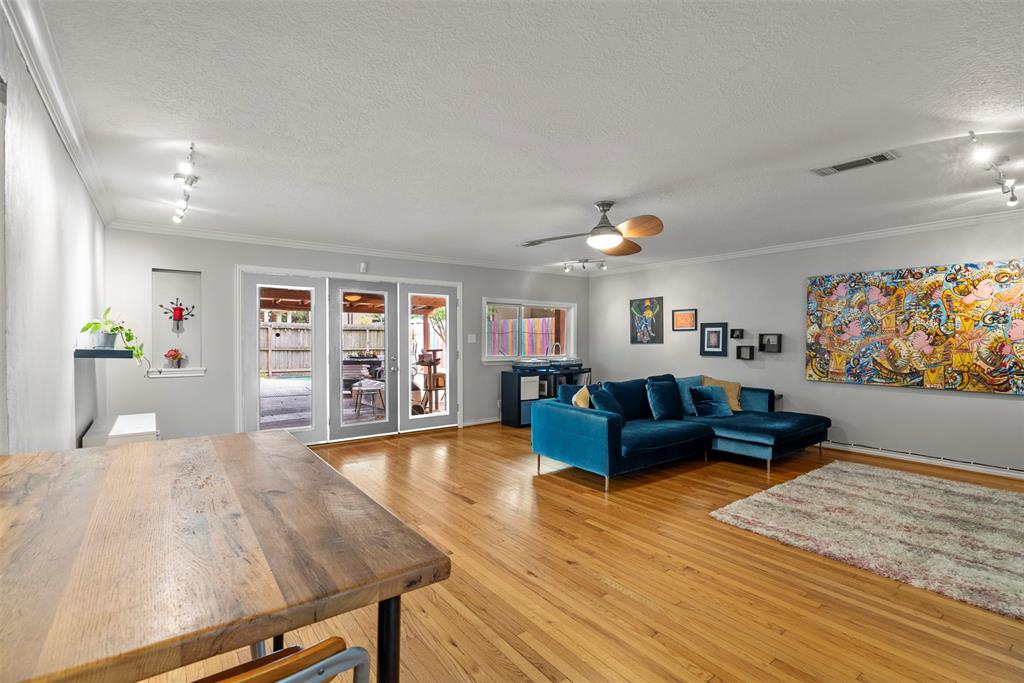 4811 Saxon Street