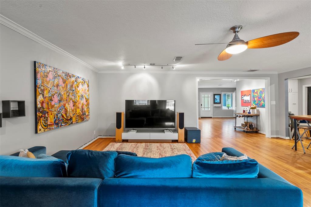4811 Saxon Street