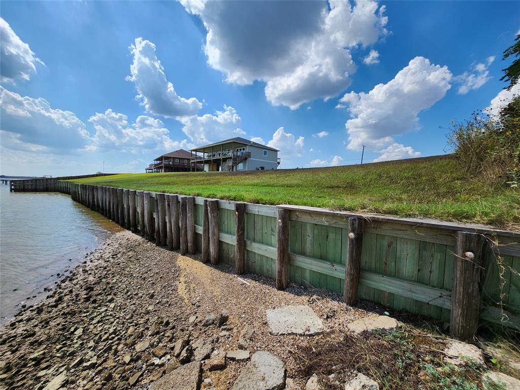 1664 W Bayshore Drive, Palacios, Texas image 4