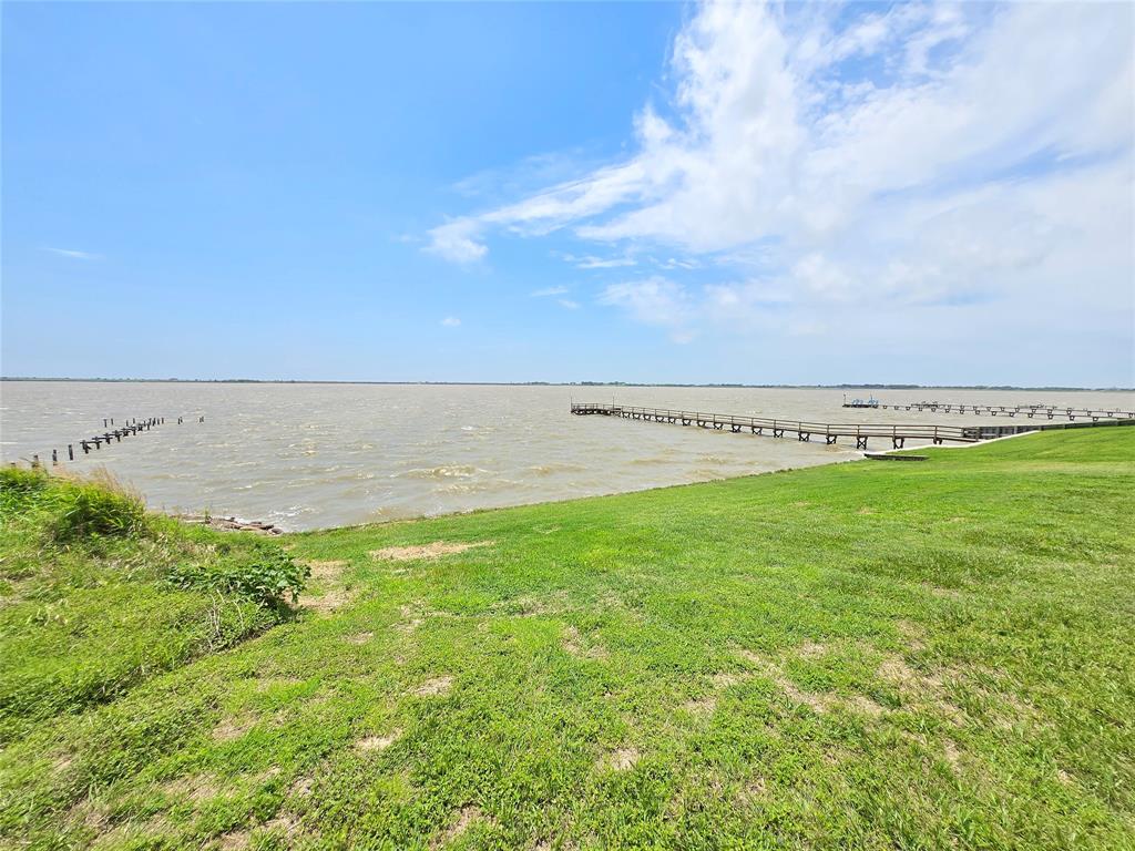 1664 W Bayshore Drive, Palacios, Texas image 11
