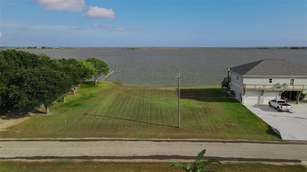 1664 W Bayshore Drive, Palacios, Texas image 2