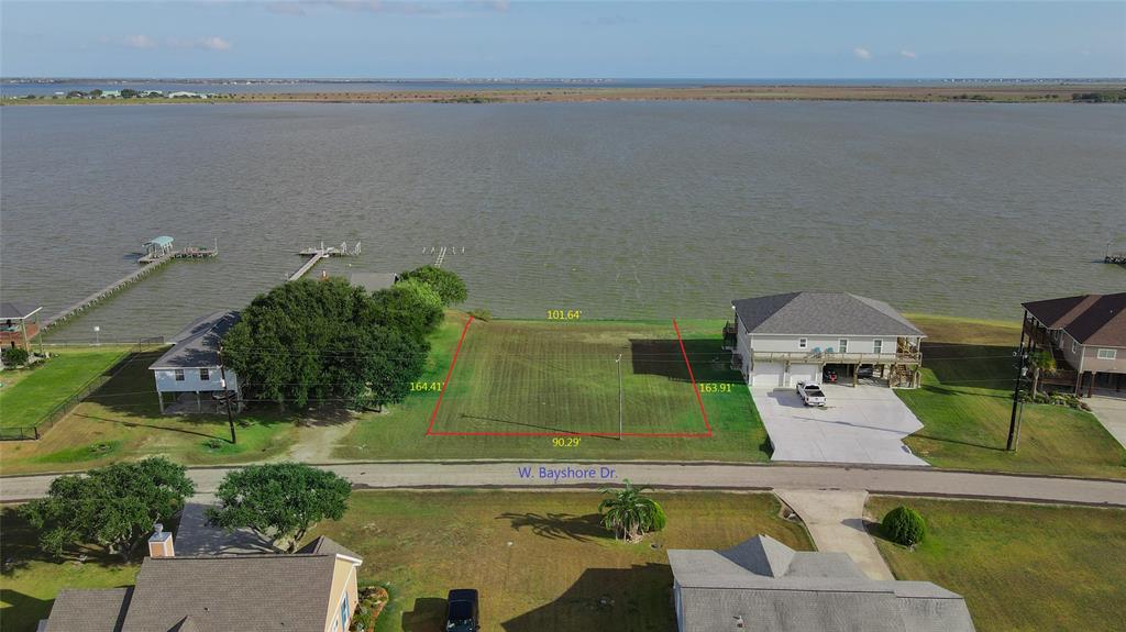 1664 W Bayshore Drive, Palacios, Texas image 1