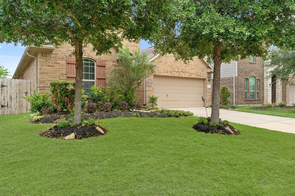 154 Squires Bend, Stafford, Texas image 2