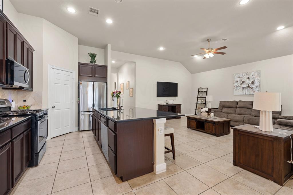 154 Squires Bend, Stafford, Texas image 12