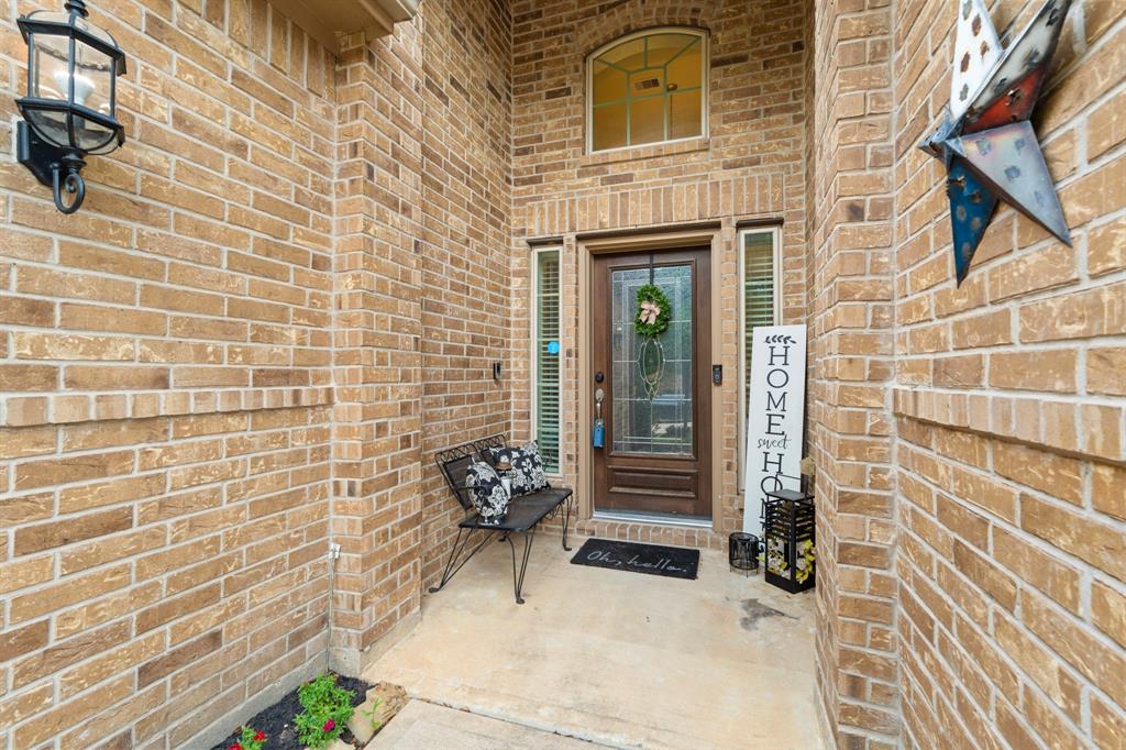 154 Squires Bend, Stafford, Texas image 4