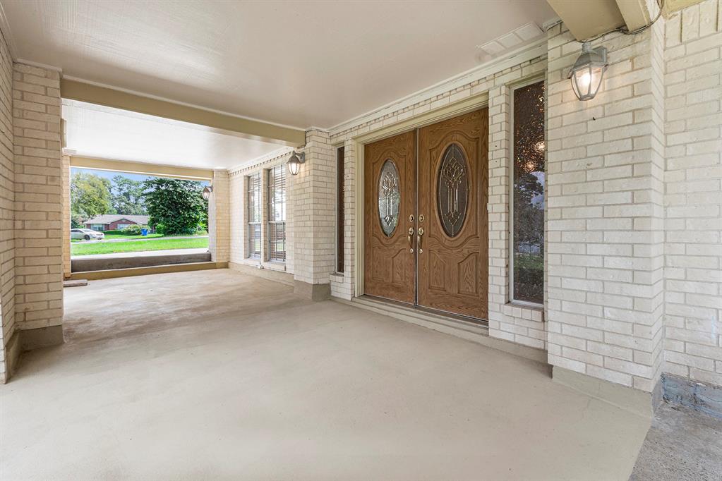 235 Lakeview Harbor