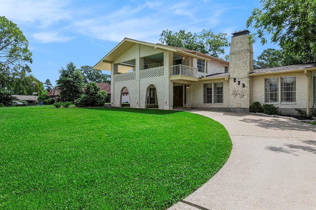 235 Lakeview Harbor