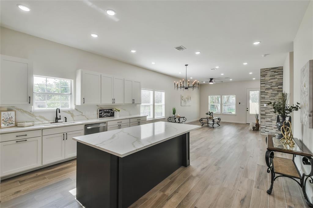 620 Lily St, Waller, Texas image 3