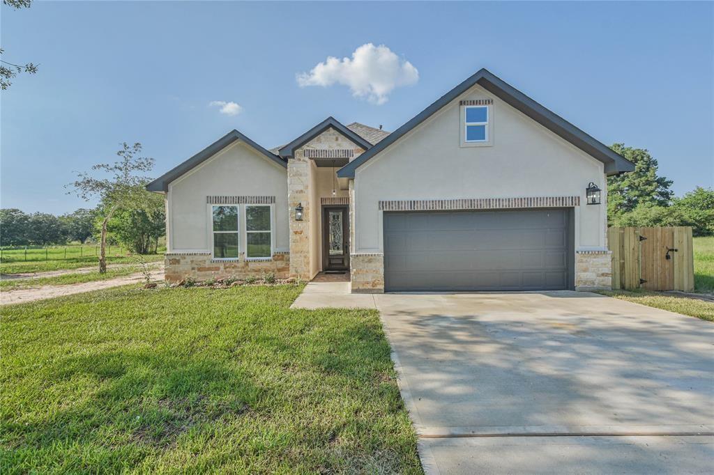 620 Lily St, Waller, Texas image 1