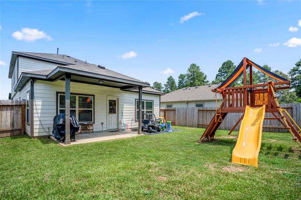 210 Bellewood Manor Drive, Magnolia, Texas image 6