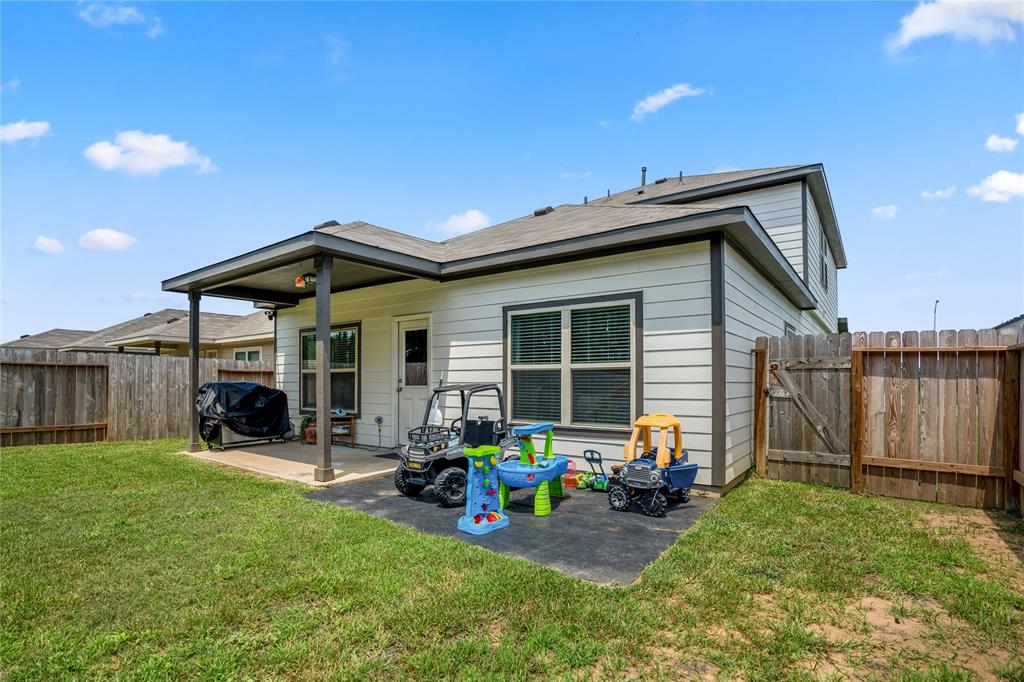 210 Bellewood Manor Drive, Magnolia, Texas image 40
