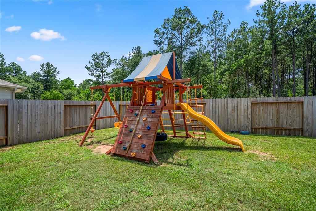 210 Bellewood Manor Drive, Magnolia, Texas image 39