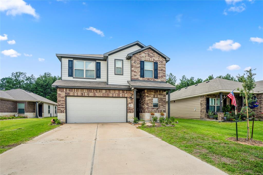 210 Bellewood Manor Drive, Magnolia, Texas image 4