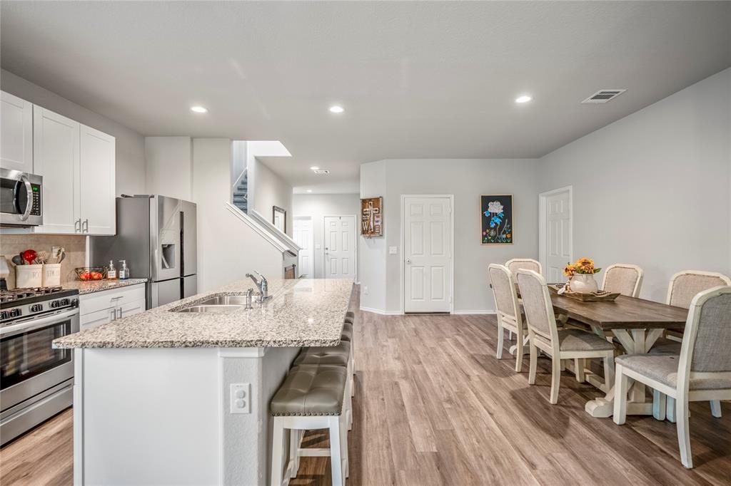 210 Bellewood Manor Drive, Magnolia, Texas image 10