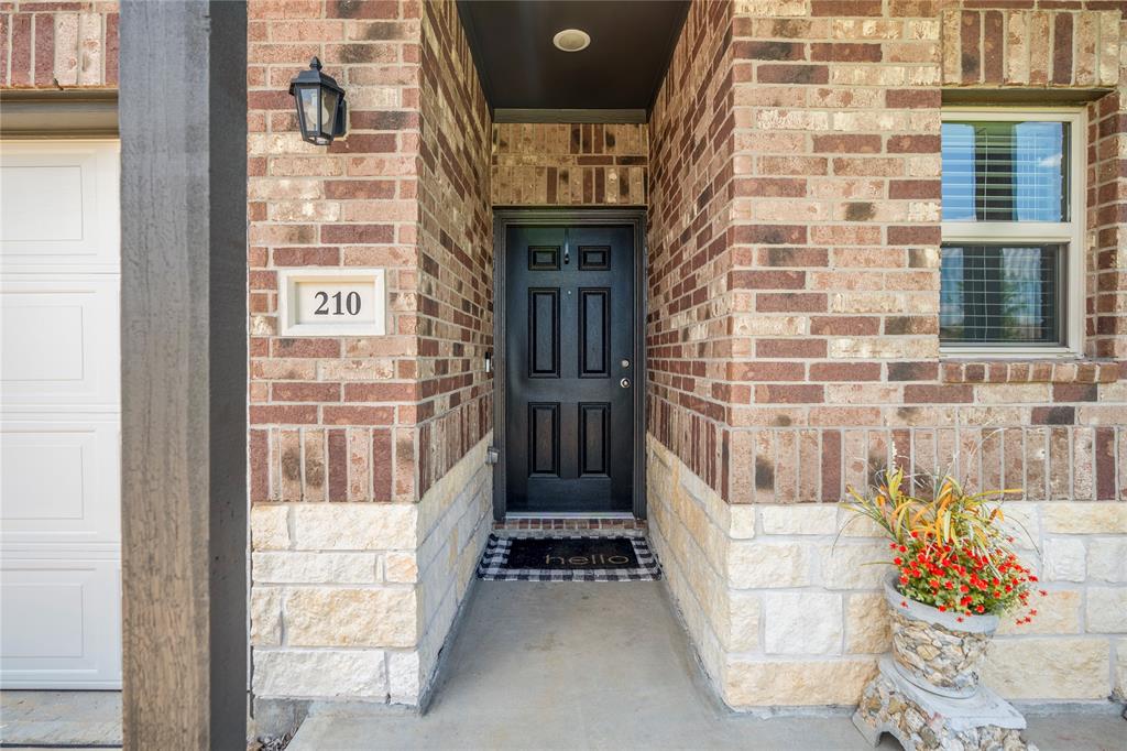 210 Bellewood Manor Drive, Magnolia, Texas image 5