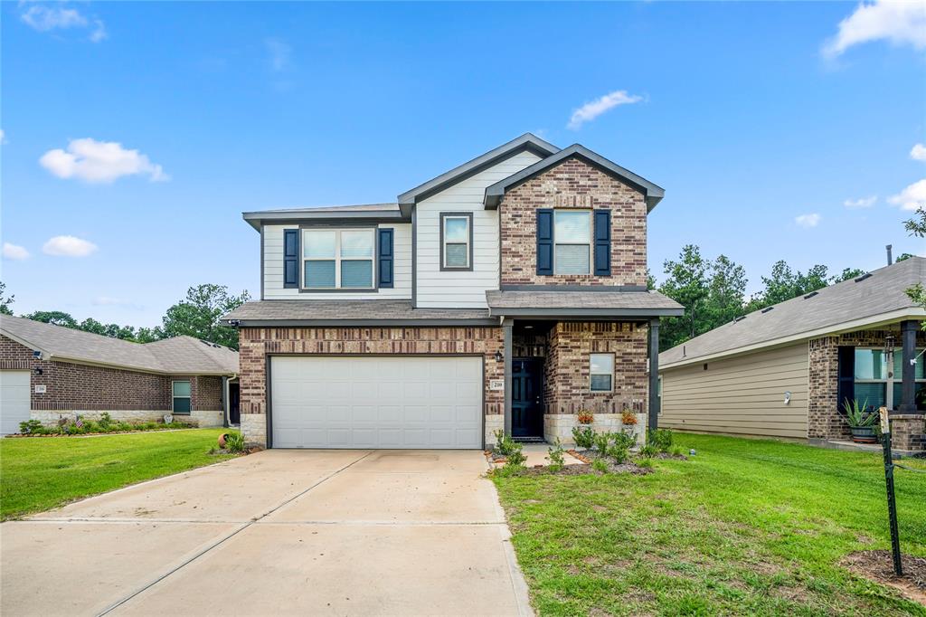 210 Bellewood Manor Drive, Magnolia, Texas image 3