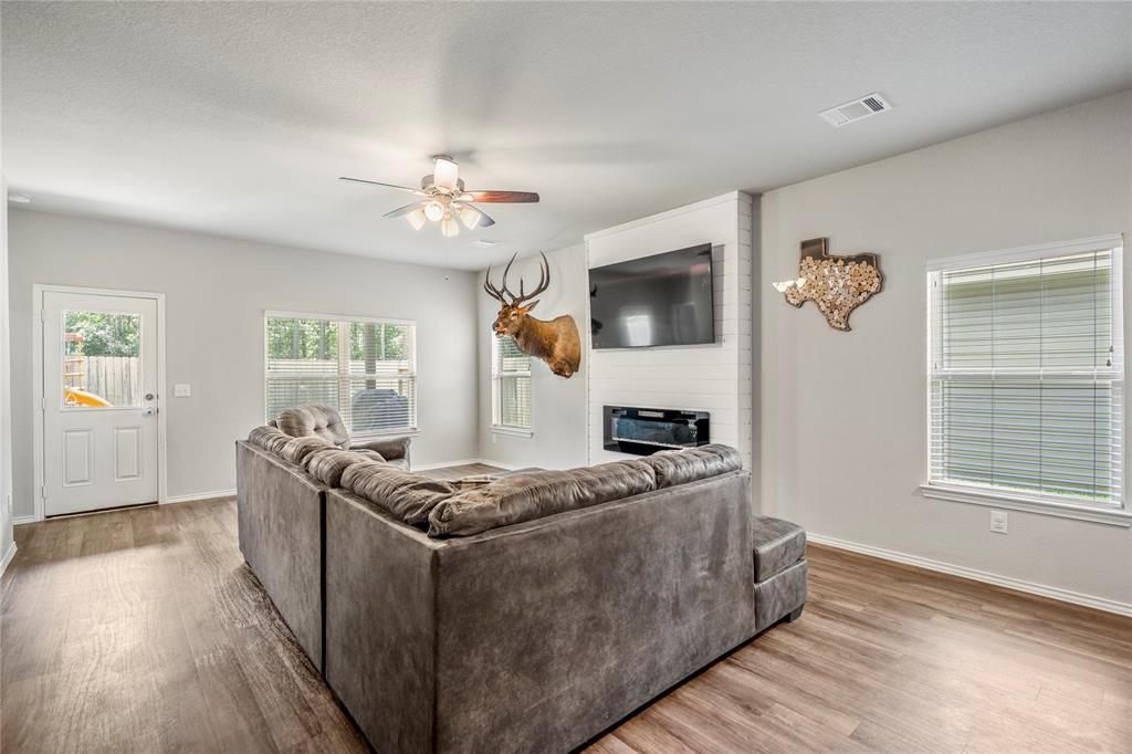 210 Bellewood Manor Drive, Magnolia, Texas image 19