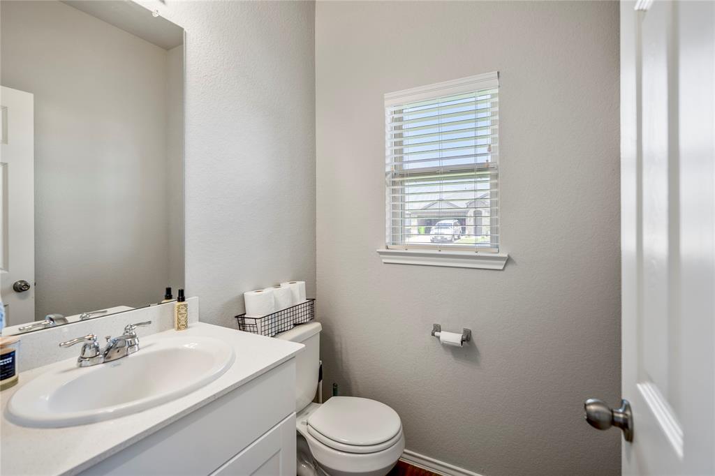 210 Bellewood Manor Drive, Magnolia, Texas image 34