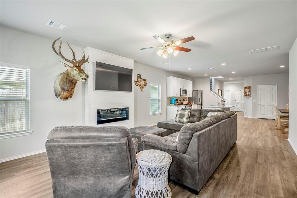 210 Bellewood Manor Drive, Magnolia, Texas image 18