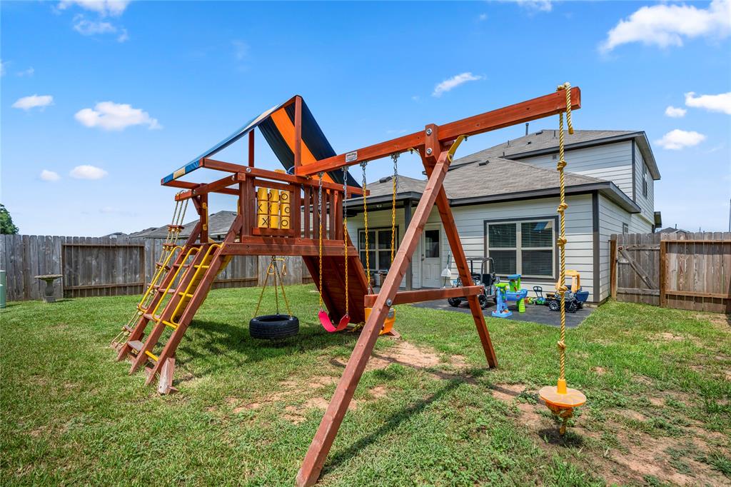 210 Bellewood Manor Drive, Magnolia, Texas image 41