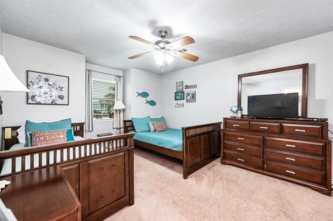 Single Family Residence in Galveston TX 18319 Shaman Drive 8.jpg