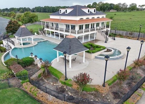 Photo of 12546 St Louis Court, Willis, TX 77318 (MLS # 88764718)