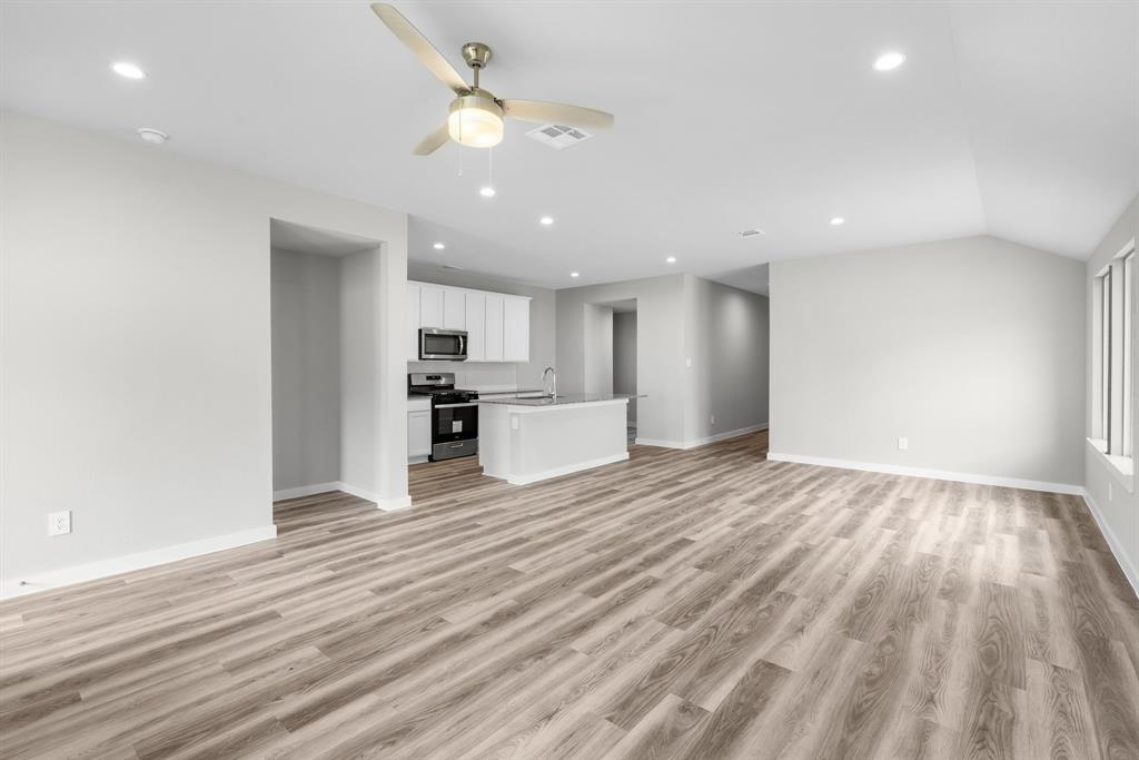 311 Emma Street, Angleton, Texas image 10