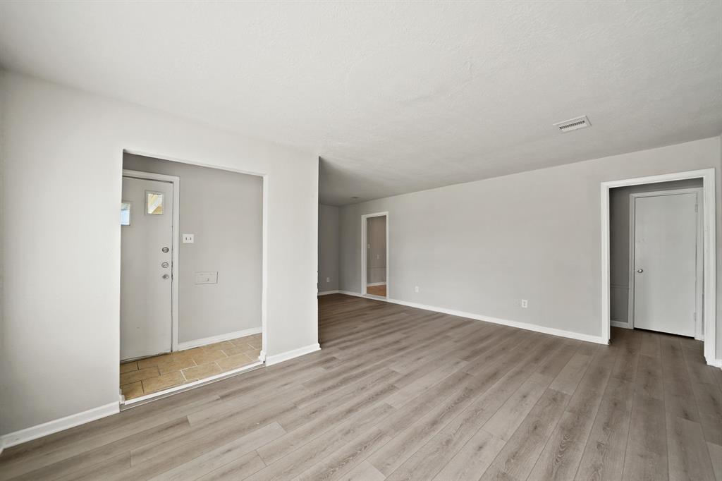 708 West Avenue