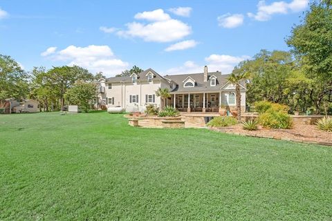 A home in La Grange