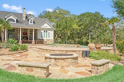 A home in La Grange