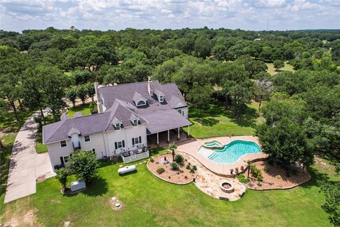 A home in La Grange