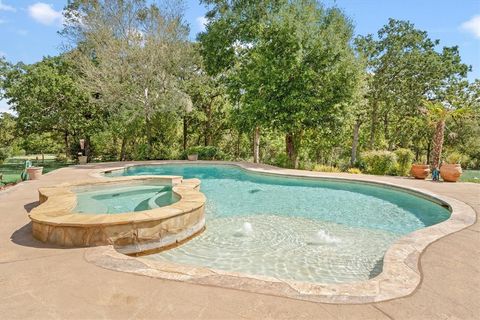 A home in La Grange