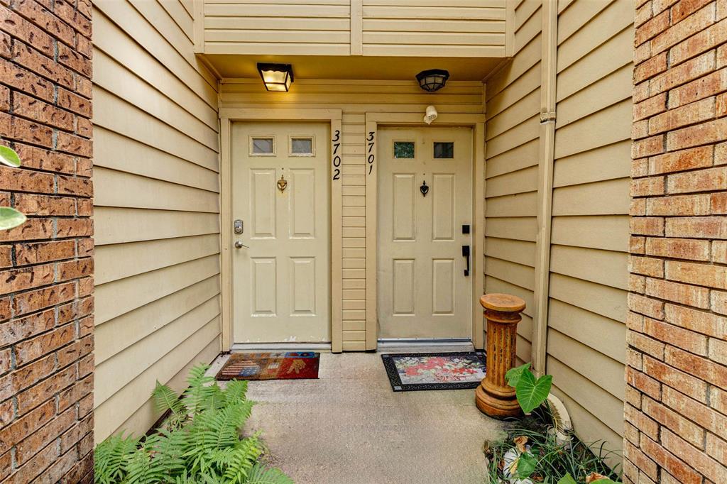 11201 Lynbrook Drive 3702