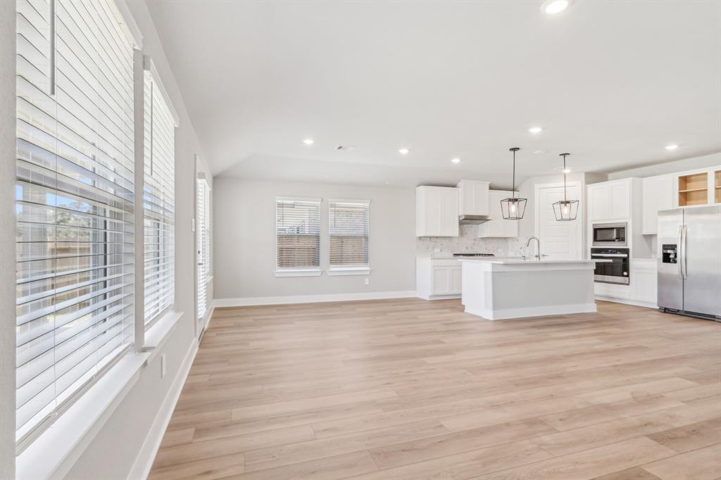 2010 Bluff Oak Court, Conroe, Texas image 6