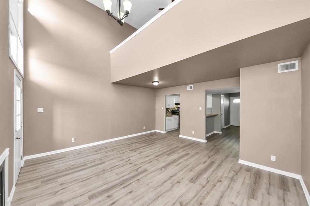 11877 Algonquin Drive