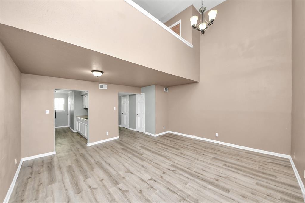 11877 Algonquin Drive